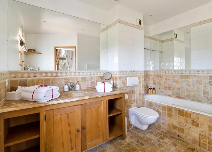 La Maison Tamarin 3*