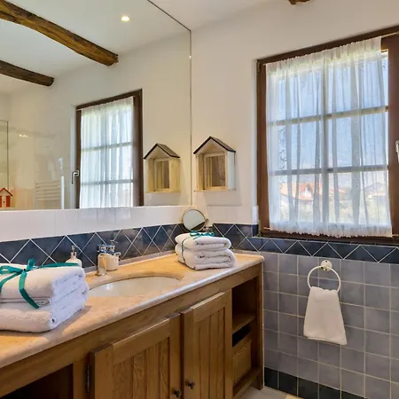 La Maison Tamarin Bed & Breakfast 4*