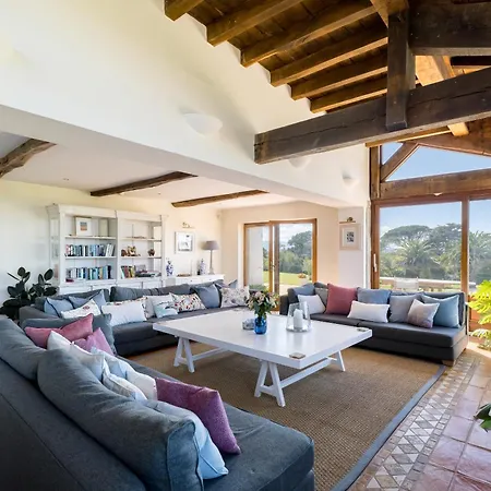 La Maison Tamarin Bed & Breakfast 4*